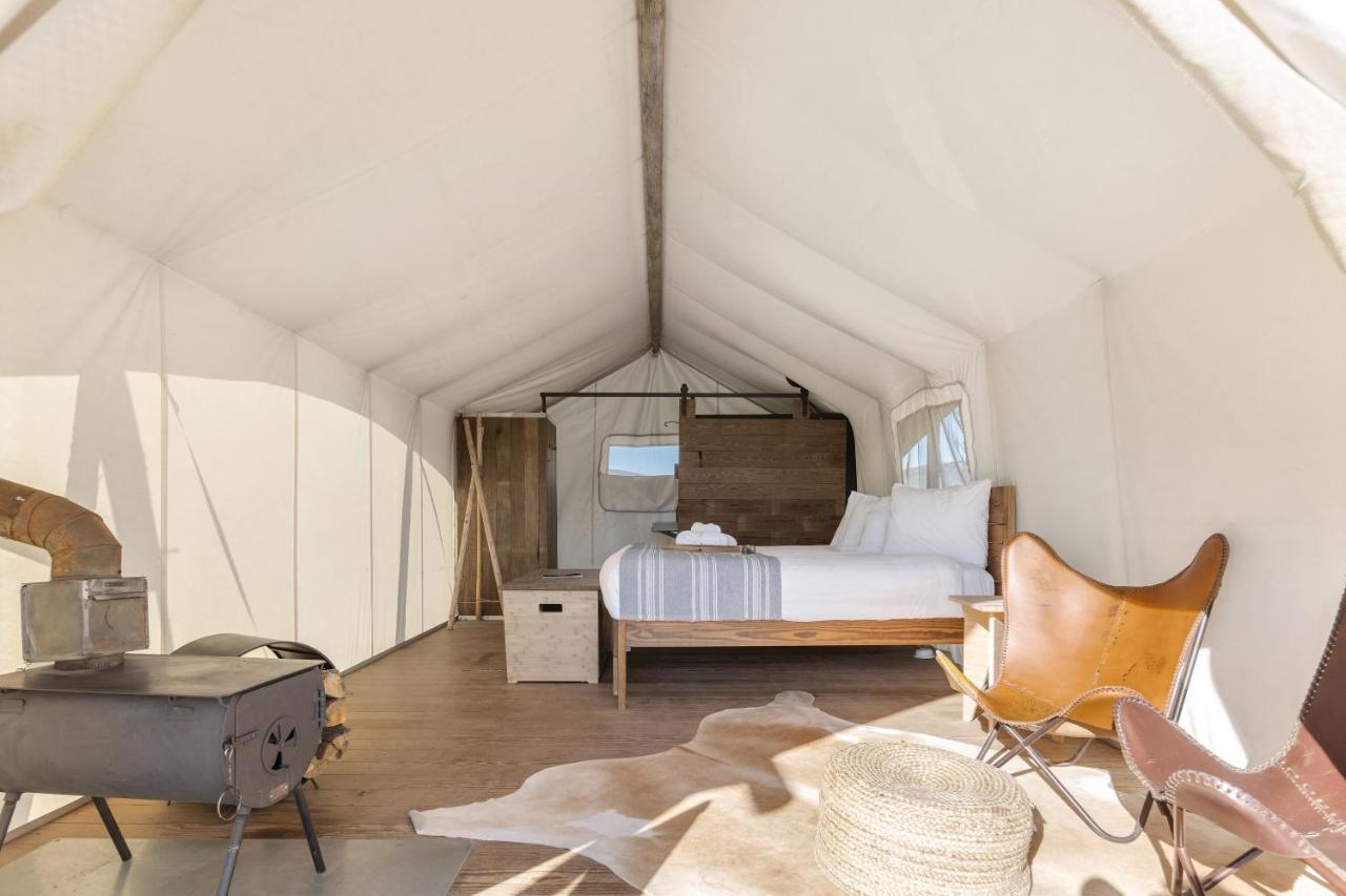 Under Canvas เวสต์เยลโลว์สโตน ภายนอก รูปภาพ