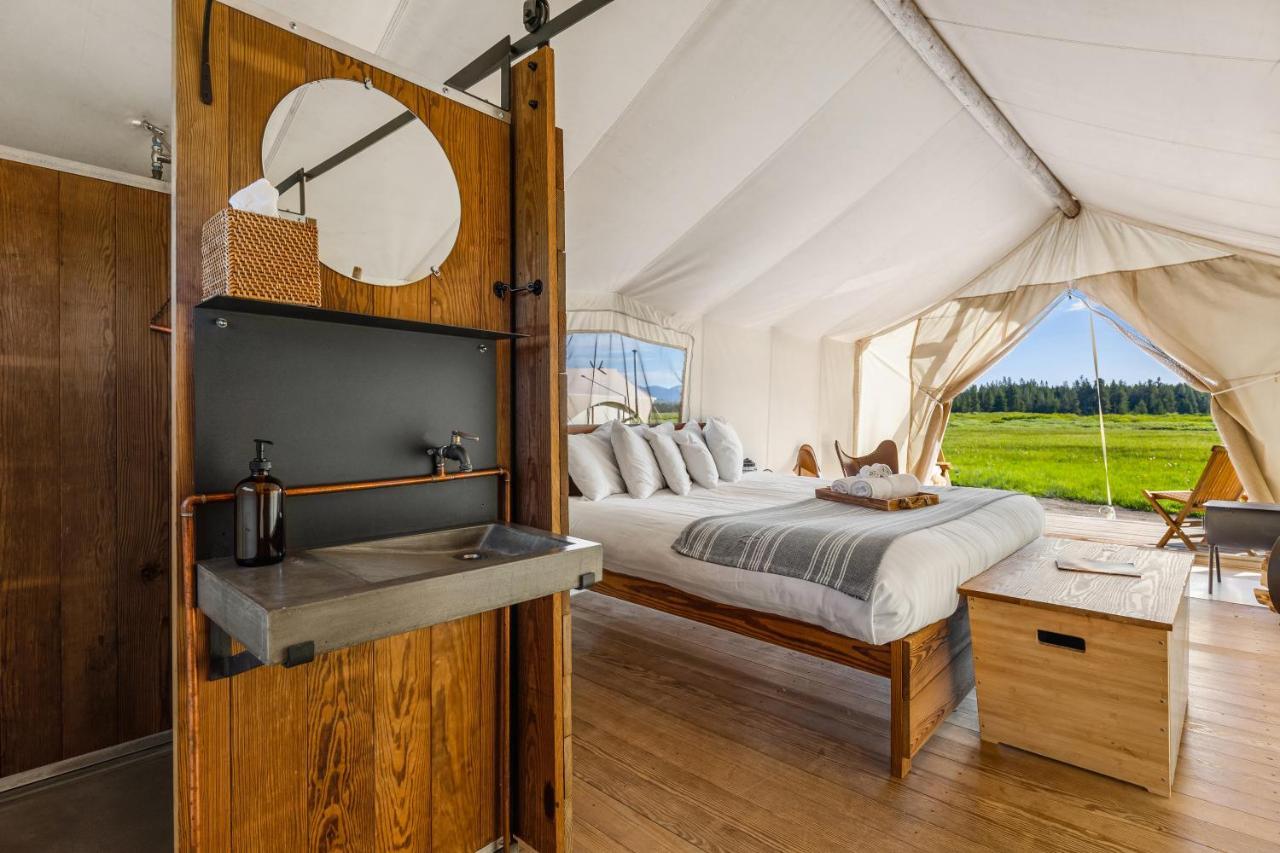 Under Canvas เวสต์เยลโลว์สโตน ภายนอก รูปภาพ