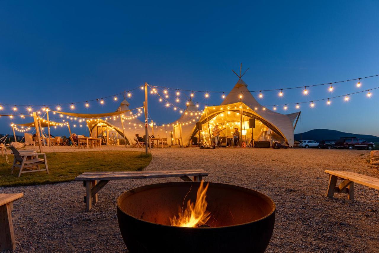 Under Canvas เวสต์เยลโลว์สโตน ภายนอก รูปภาพ