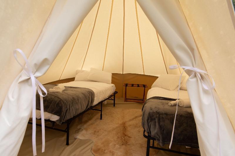 Under Canvas เวสต์เยลโลว์สโตน ภายนอก รูปภาพ