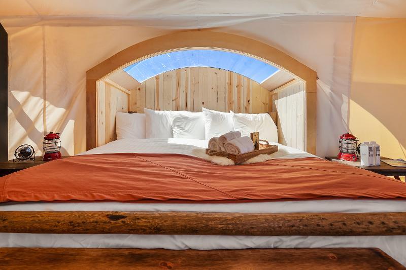 Under Canvas เวสต์เยลโลว์สโตน ภายนอก รูปภาพ